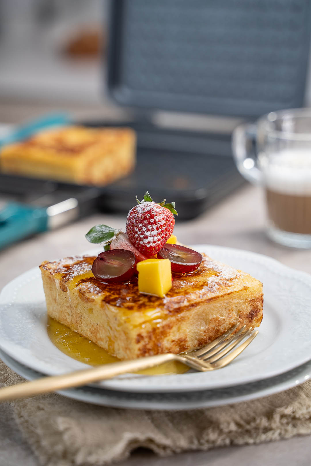 French toast con frutas de estación