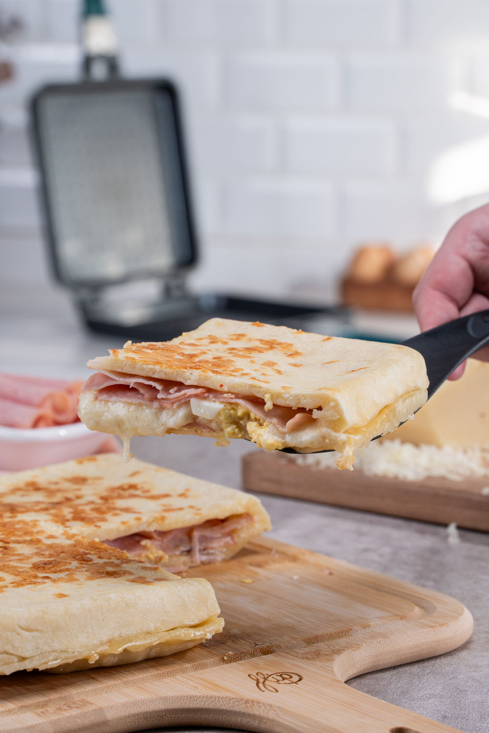 Tarta de jamón, queso y morrón