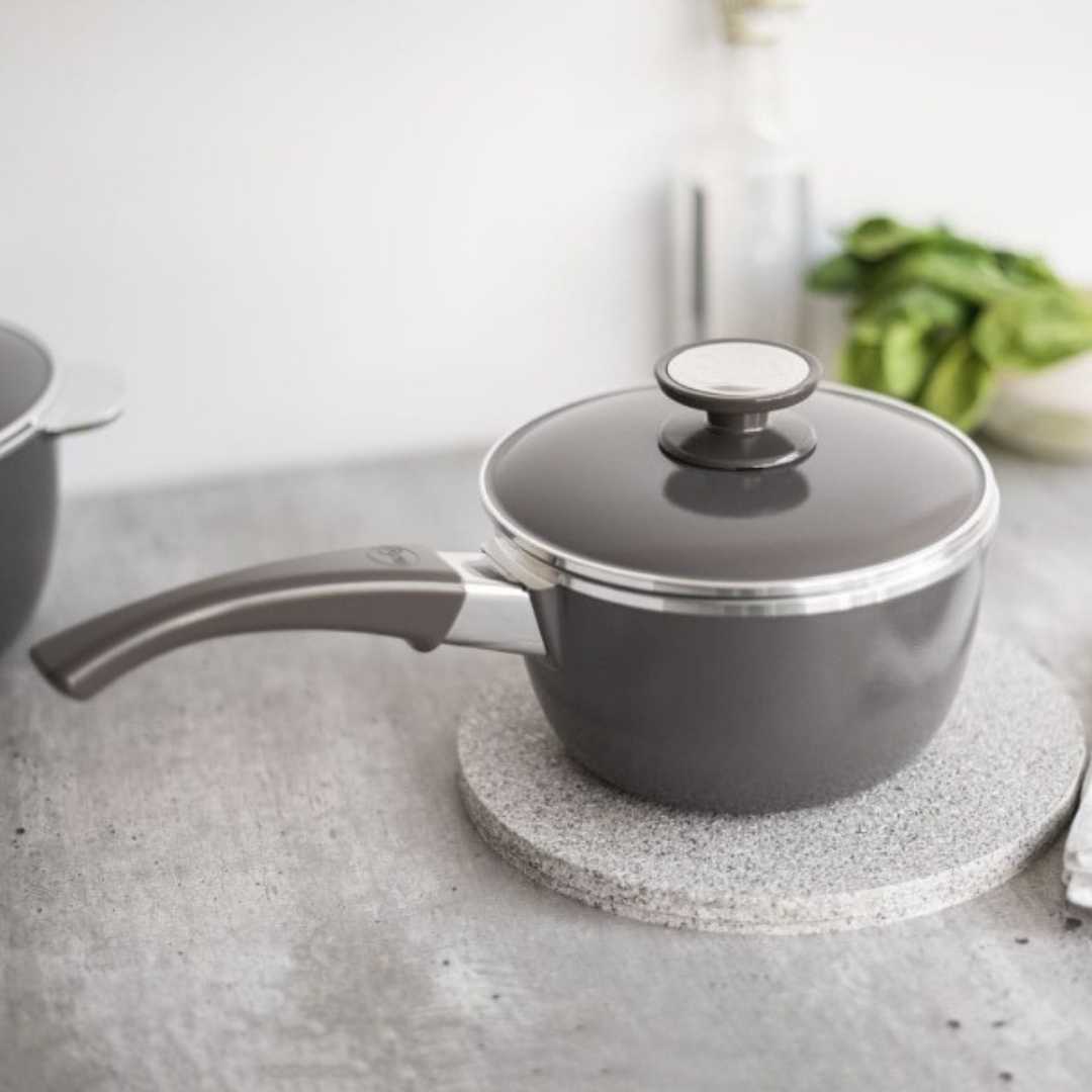 Cacerola 18cm con mango